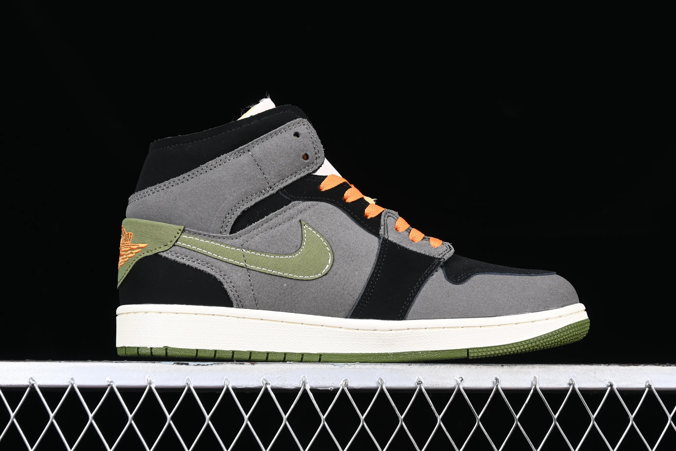 All categories Air Jordan Jordan series basketball shoes Air Jordan 1 Mid Air Jordan 1 Mid SE "Craft" AJ1 Joe 1 black coal gray China casual sneakers FD6817-003